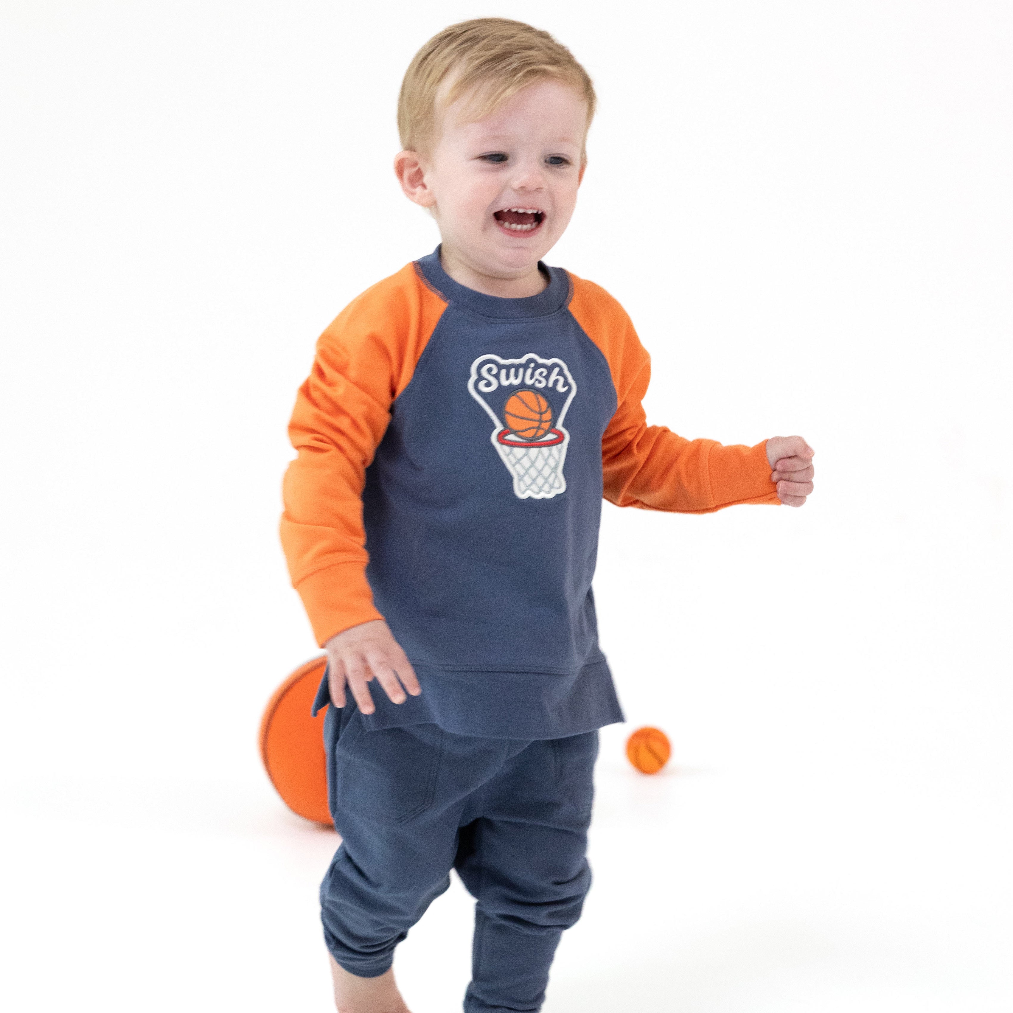 Basketbal Raglan Sweatshirt in our  Varsity - Basketball print from Angel Dear
